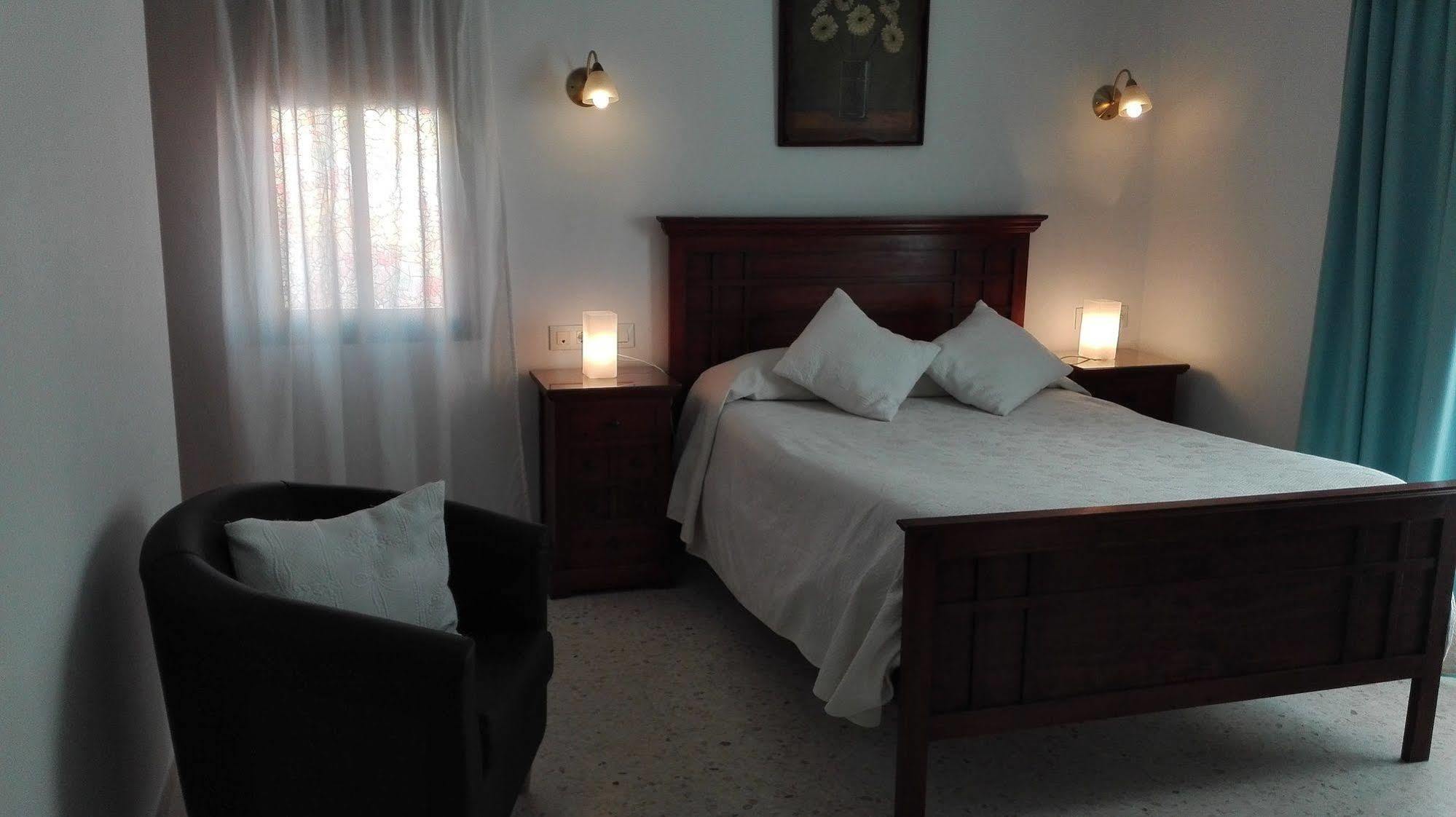 Macavi Hotel 2*